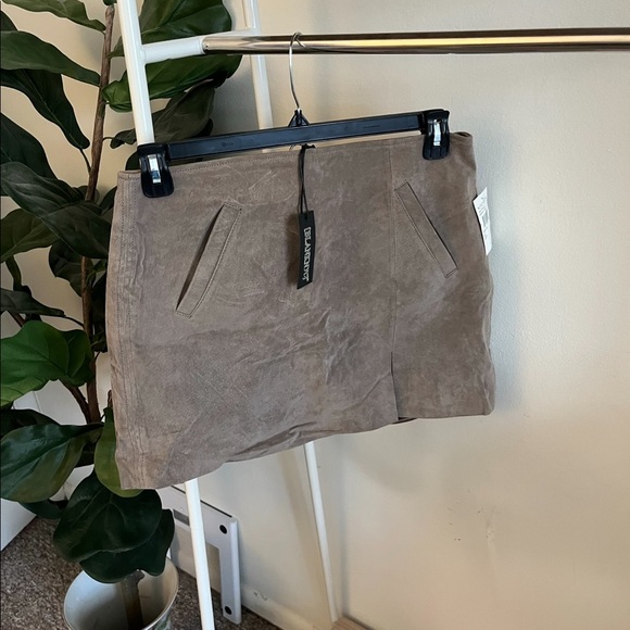 Blank NYC Suede Skirt - Picture 2 of 6